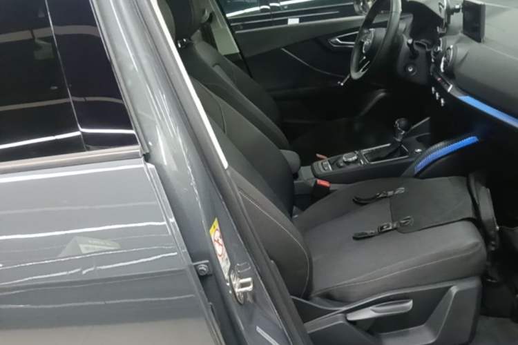 Used Audi Q2L 2018 35 TFSI Launch Exclusive Edition China VI Right Front Seat