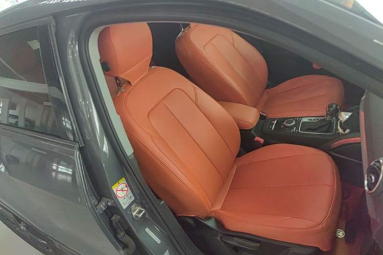 Used Audi Q2L 2018 35 TFSI Launch Exclusive Edition China VI Right Front Seat