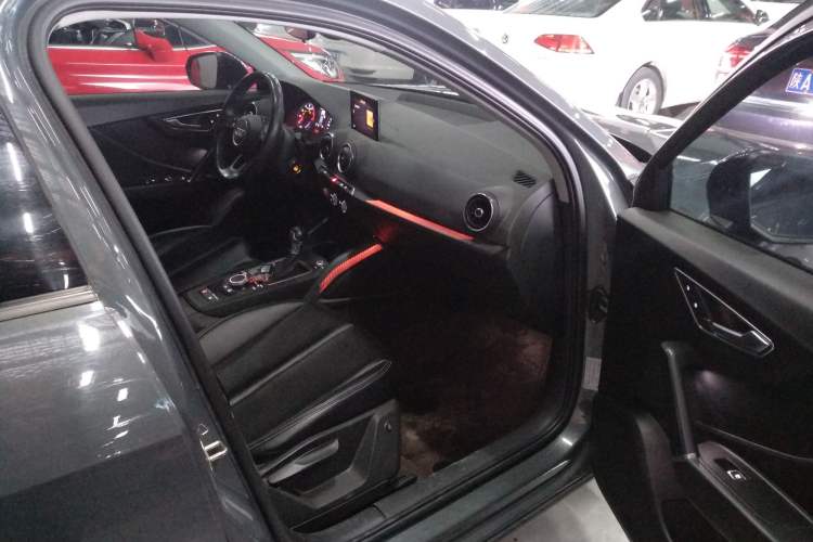 Used Audi Q2L 2018 35 TFSI Launch Exclusive Edition China VI Right Front Seat