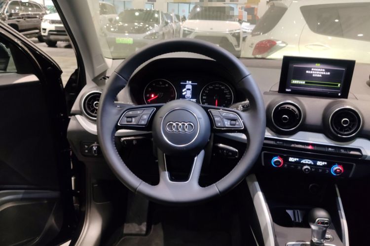 Used Audi Q2L 2018 35 TFSI Fashion Elegant Version China V Steering Wheel