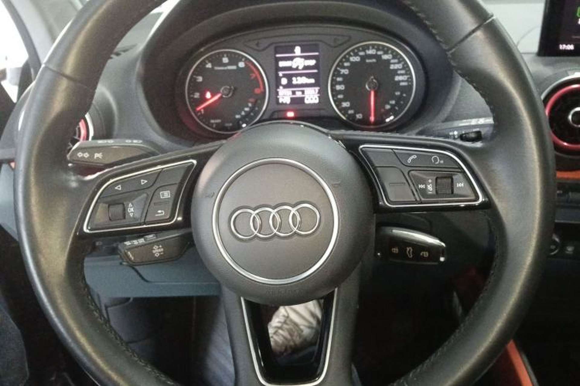 Used Audi Q2L 2018 35 TFSI Fashion Elegant Version China V Steering Wheel