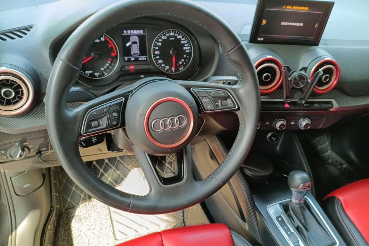 Used Audi Q2L 2018 35 TFSI Launch Exclusive Edition China VI Steering Wheel
