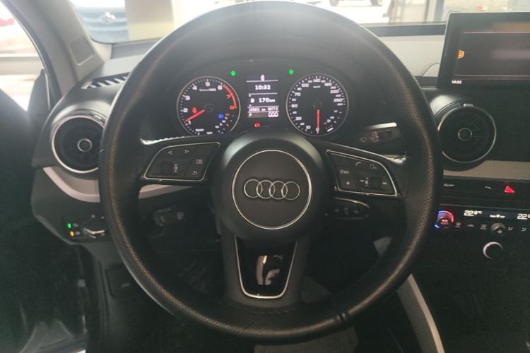 Used Audi Q2L 2018 35 TFSI Fashionable & Elegant Version China VI Emission Standard Steering Wheel
