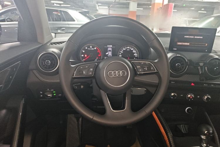 Used Audi Q2L 2018 35 TFSI Launch Exclusive Edition China V Steering Wheel