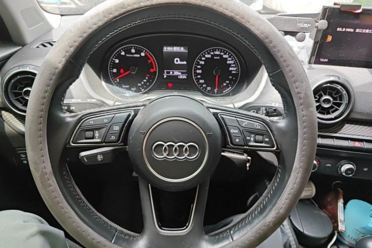 Used Audi Q2L 2018 35 TFSI Launch Exclusive Edition China VI Steering Wheel