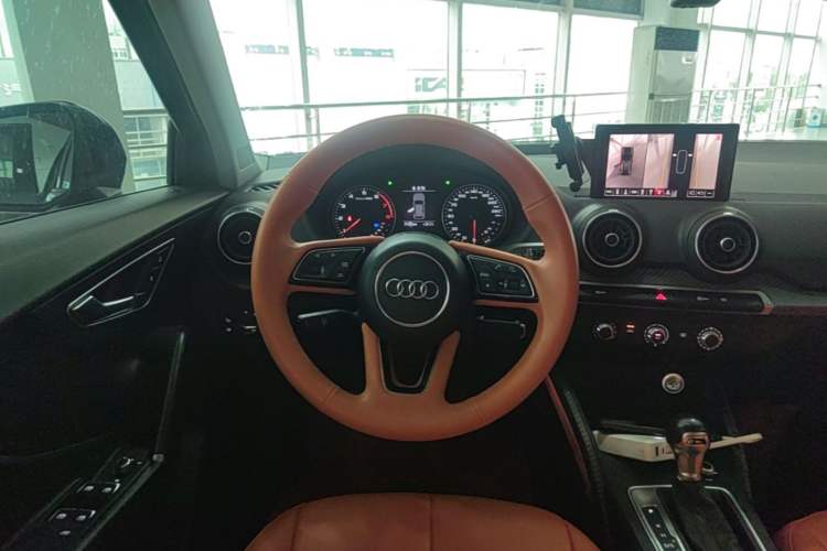 Used Audi Q2L 2018 35 TFSI Launch Exclusive Edition China VI Steering Wheel
