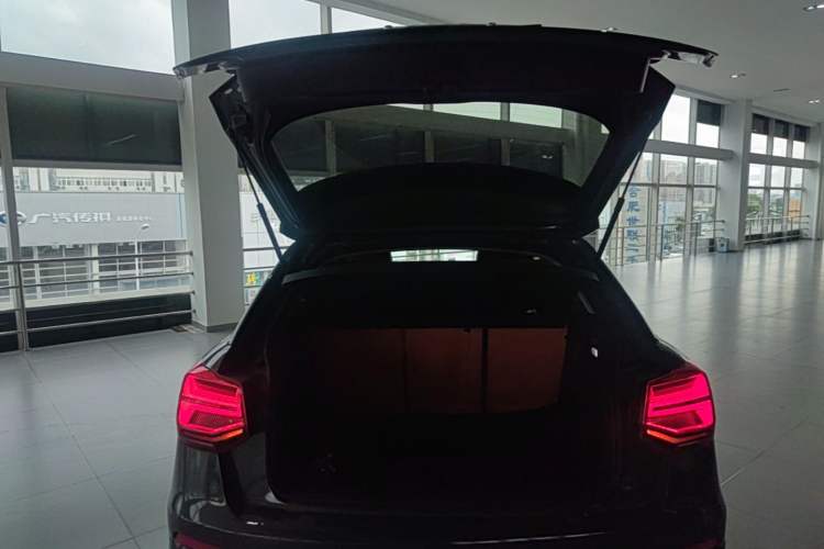Used Audi Q2L 2018 35 TFSI Launch Exclusive Edition China VI Trunk