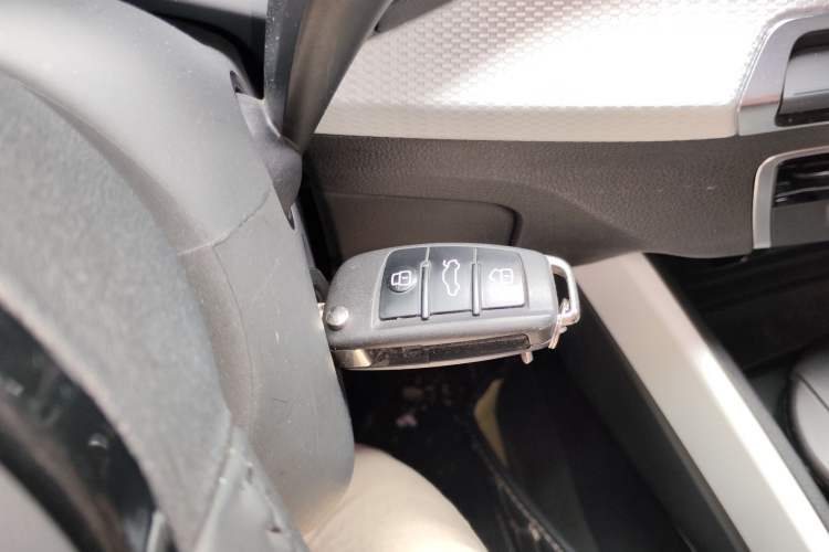 Used Audi Q2L 2018 35 TFSI Fashionable & Elegant Version China VI Emission Standard Vehicle Key