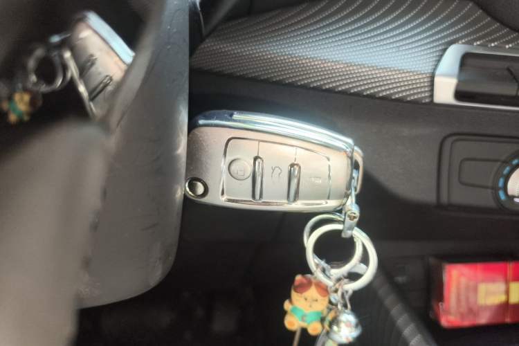 Used Audi Q2L 2018 35 TFSI Launch Exclusive Edition China VI Vehicle Key