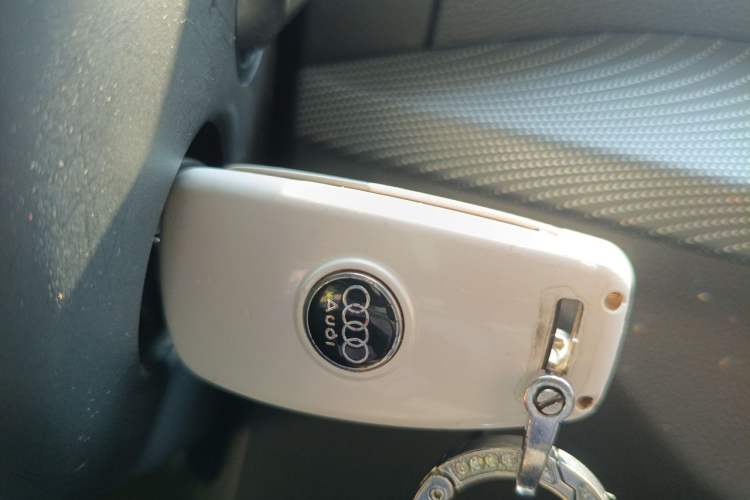 Used Audi Q2L 2018 35 TFSI Launch Exclusive Edition China VI Vehicle Key