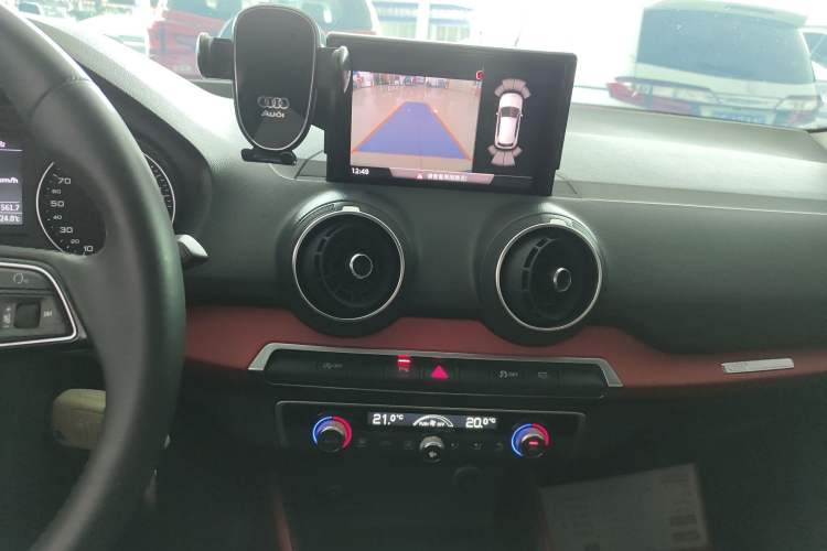 Used Audi Q2L 2018 35 TFSI Fashion Dynamic Version China V Emission Standard Audio And AC Panel
