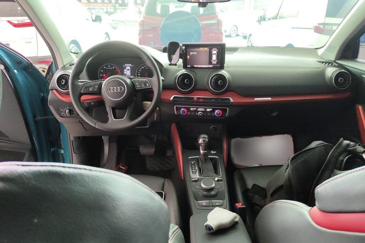 Used Audi Q2L 2018 35 TFSI Fashion Dynamic Version China V Emission Standard Center Console