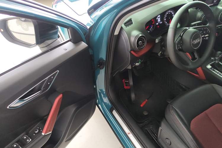 Used Audi Q2L 2018 35 TFSI Fashion Dynamic Version China V Emission Standard Driver Seat