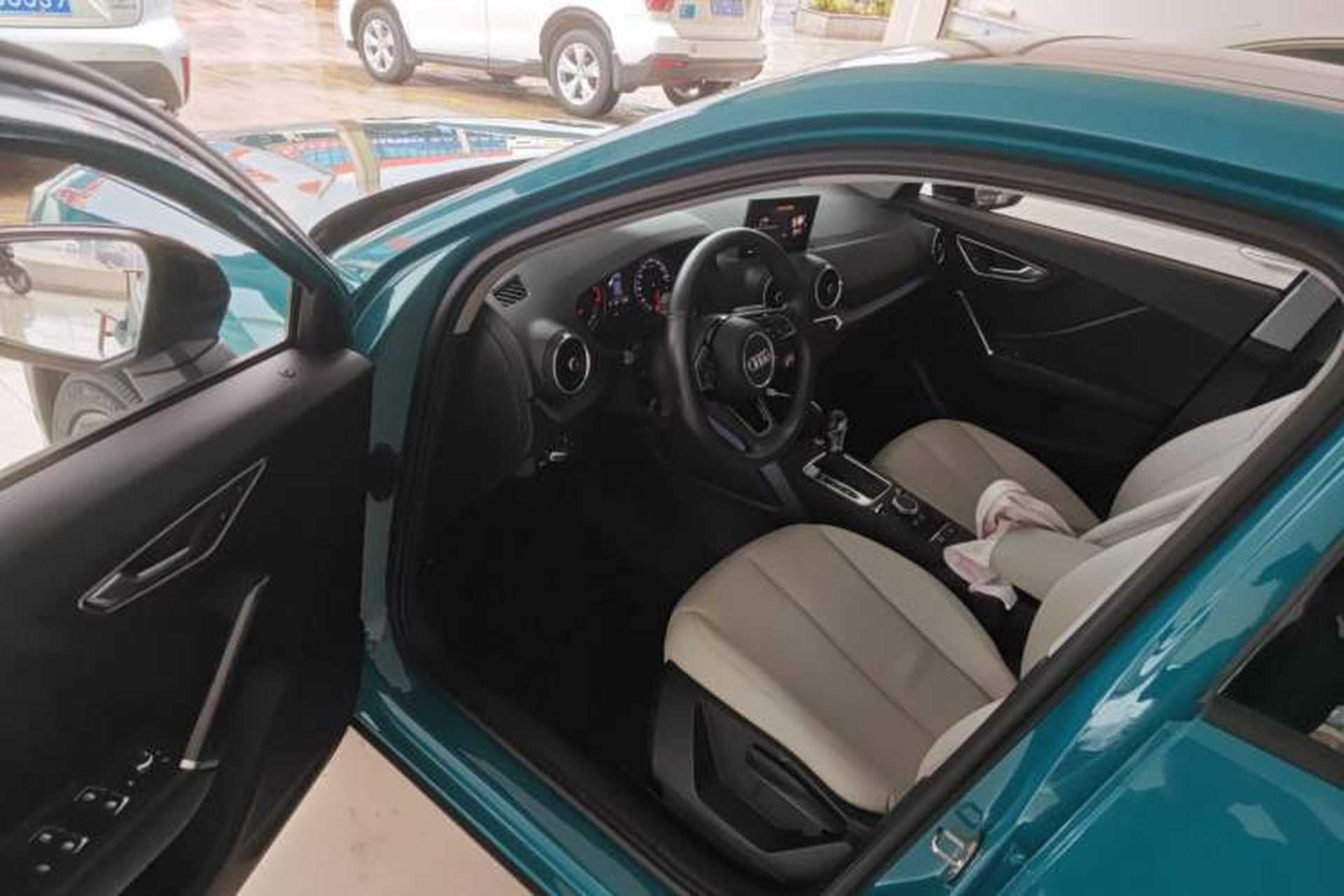 Used Audi Q2L 2018 35 TFSI Launch Exclusive Edition China VI Driver Seat