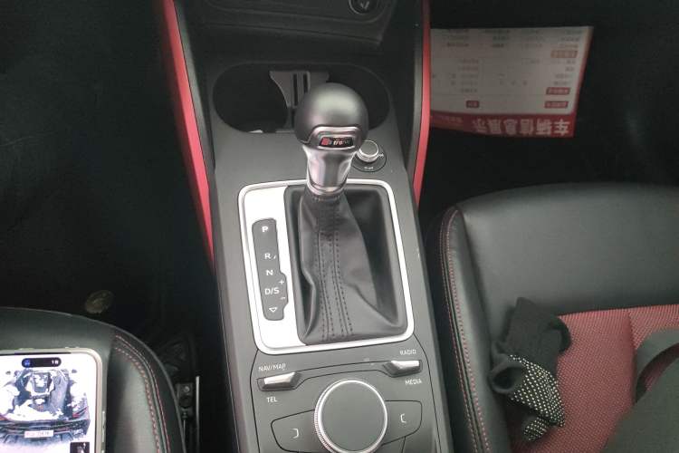 Used Audi Q2L 2018 35 TFSI Fashion Dynamic Version China V Emission Standard Gear Lever