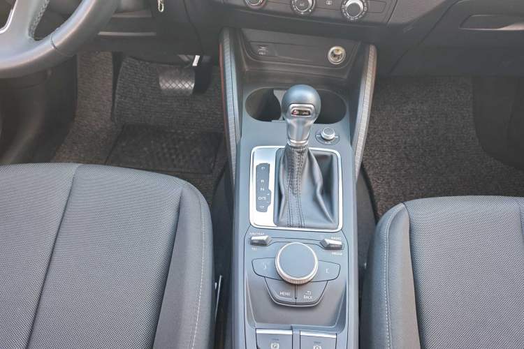 Used Audi Q2L 2018 35 TFSI Launch Exclusive Edition China VI Interior 4