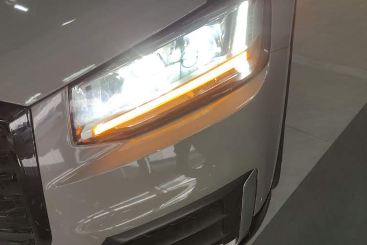 Used Audi Q2L 2018 35 TFSI Launch Exclusive Edition China V Left Front Headlight
