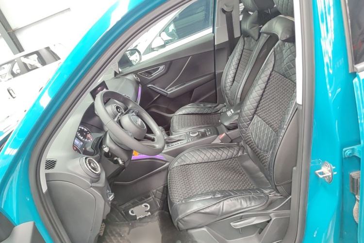 Used Audi Q2L 2018 35 TFSI Launch Exclusive Edition China VI Left Front Seat
