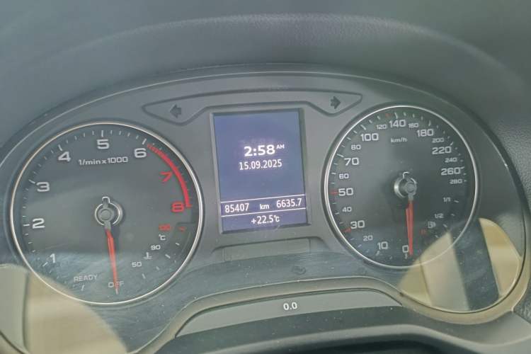 Used Audi Q2L 2018 35 TFSI Launch Exclusive Edition China VI Odometer Close Up