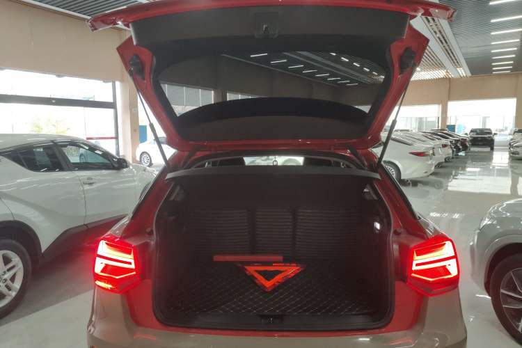 Used Audi Q2L 2018 35 TFSI Launch Exclusive Edition China V Trunk