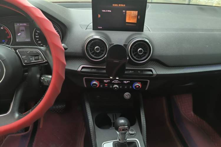 Used Audi Q2L 2018 35 TFSI Fashion Dynamic Version China V Emission Standard Audio And AC Panel