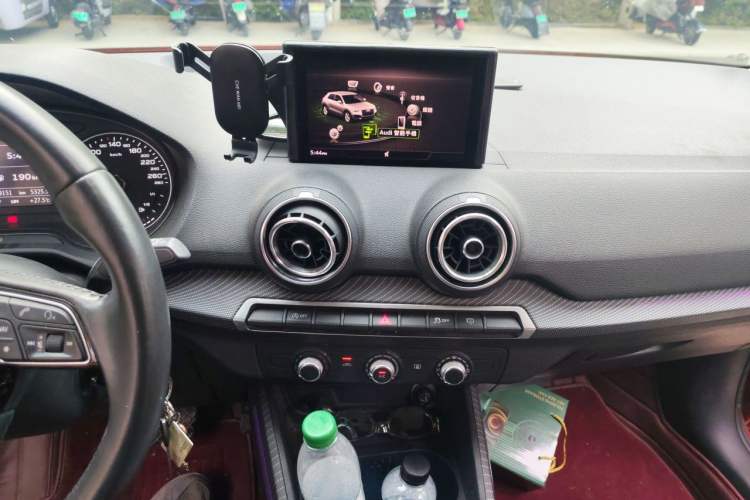 Used Audi Q2L 2018 35 TFSI Launch Exclusive Edition China VI Audio And AC Panel