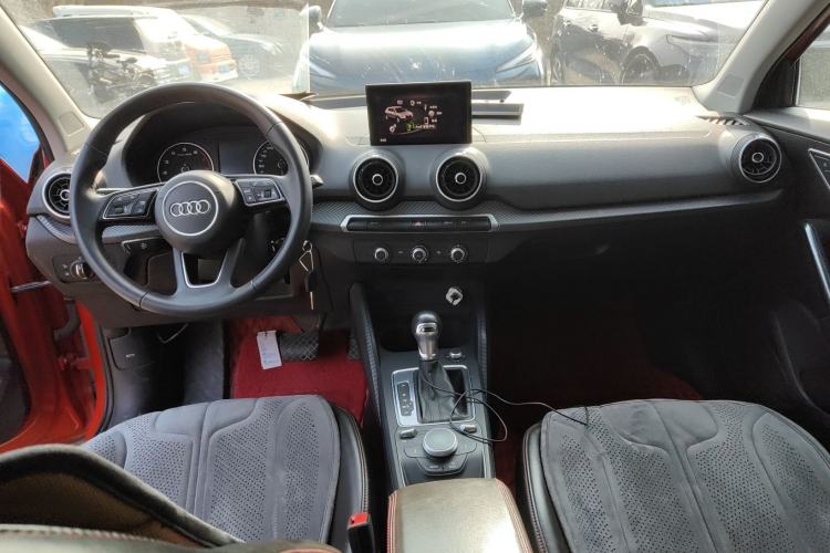 Used Audi Q2L 2018 35 TFSI Launch Exclusive Edition China VI Center Console
