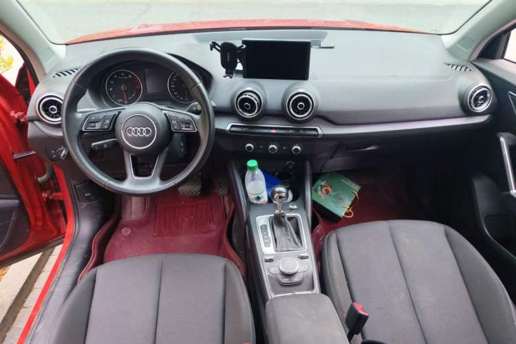 Used Audi Q2L 2018 35 TFSI Launch Exclusive Edition China VI Center Console