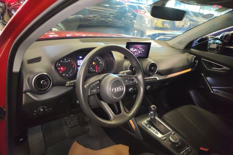 Used Audi Q2L 2018 35 TFSI Launch Exclusive Edition China VI Center Console