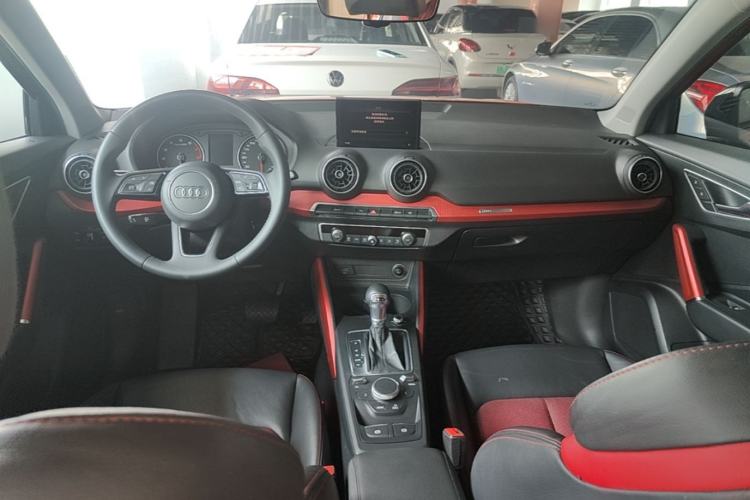 Used Audi Q2L 2018 35 TFSI Fashion Dynamic Version China VI Emission Standard Center Console