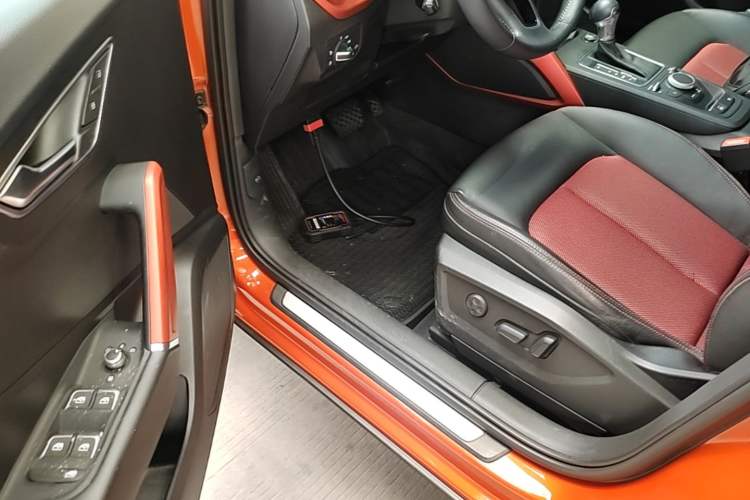 Used Audi Q2L 2018 35 TFSI Fashion Dynamic Version China VI Emission Standard Driver Seat