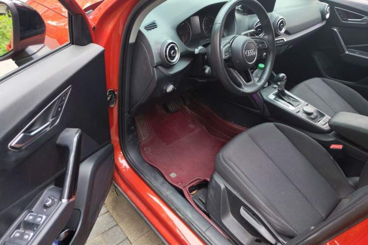 Used Audi Q2L 2018 35 TFSI Launch Exclusive Edition China VI Driver Seat