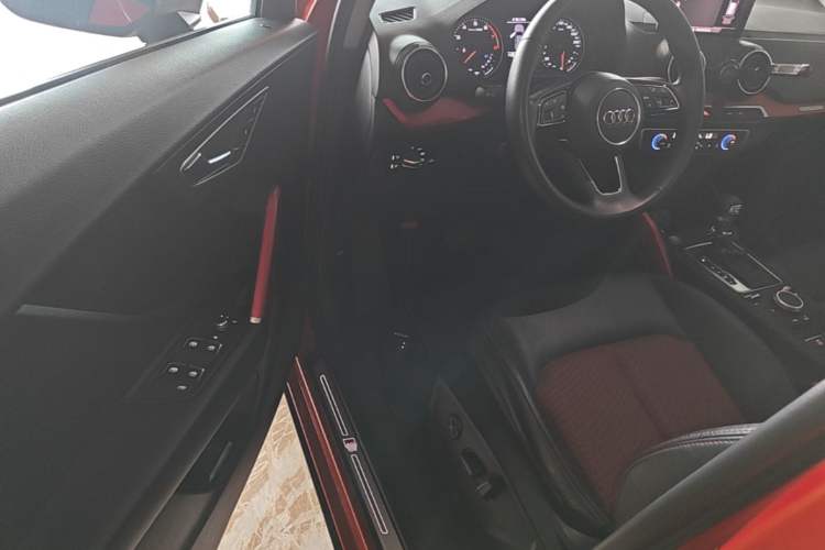 Used Audi Q2L 2018 35 TFSI Fashion Dynamic Version China V Emission Standard Driver Seat