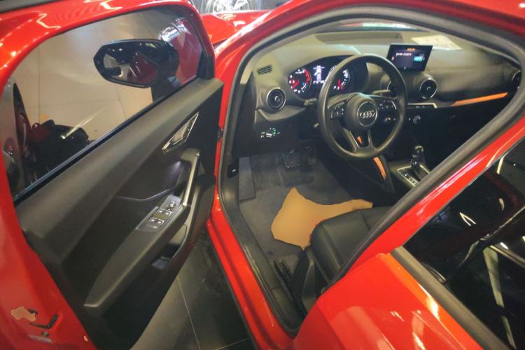 Used Audi Q2L 2018 35 TFSI Launch Exclusive Edition China VI Driver Seat