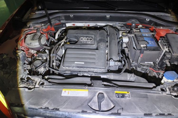 Used Audi Q2L 2018 35 TFSI Fashion Dynamic Version China VI Emission Standard Engine Bay