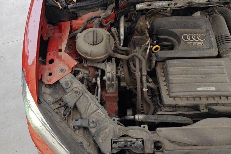 Used Audi Q2L 2018 35 TFSI Fashion Dynamic Version China V Emission Standard Engine Bay Right