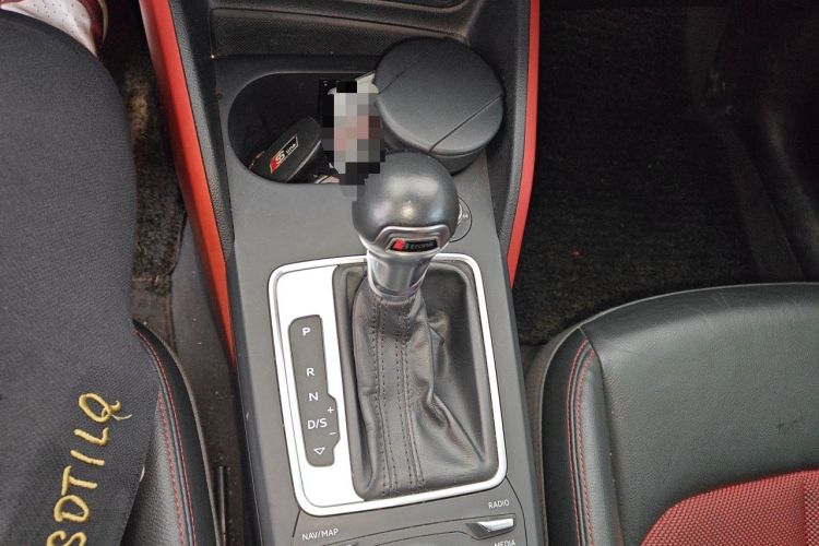 Used Audi Q2L 2018 35 TFSI Fashion Dynamic Version China V Emission Standard Gear Lever