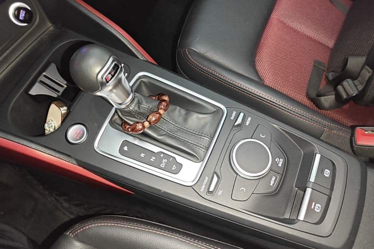 Used Audi Q2L 2018 35 TFSI Fashion Dynamic Version China V Emission Standard Gear Lever