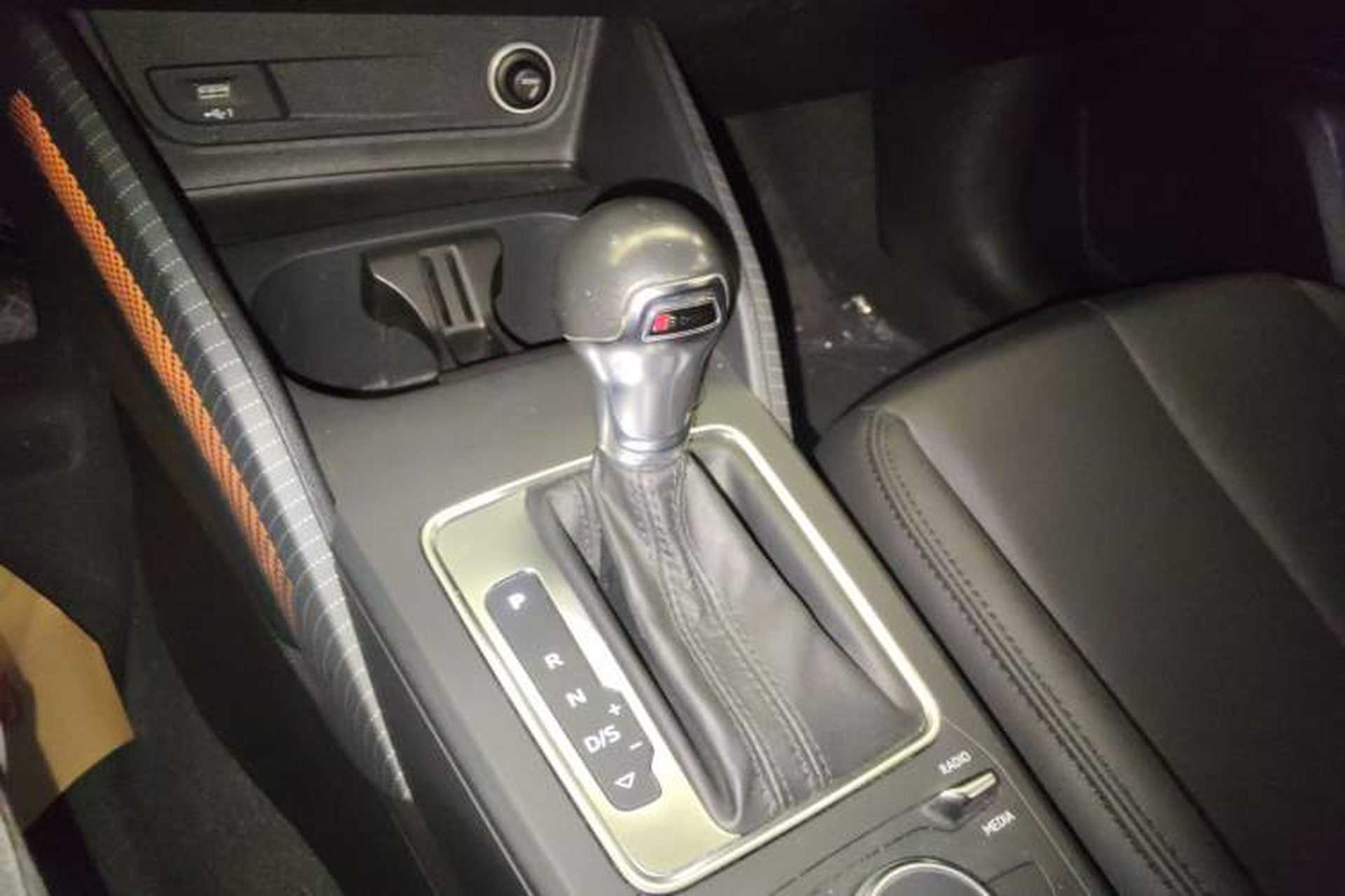 Used Audi Q2L 2018 35 TFSI Launch Exclusive Edition China VI Gear Lever