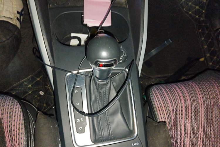 Used Audi Q2L 2018 35 TFSI Fashionable & Elegant Version China VI Emission Standard Gear Lever