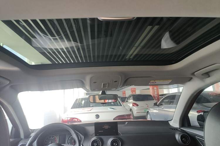Used Audi Q2L 2018 35 TFSI Fashion Dynamic Version China VI Emission Standard Headliner