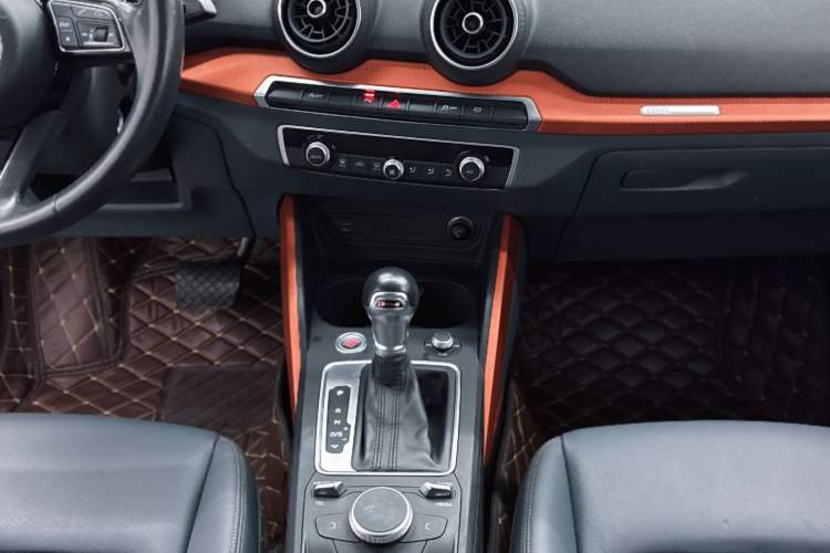 Used Audi Q2L 2018 35 TFSI Fashion Elegant Version China V Interior 4