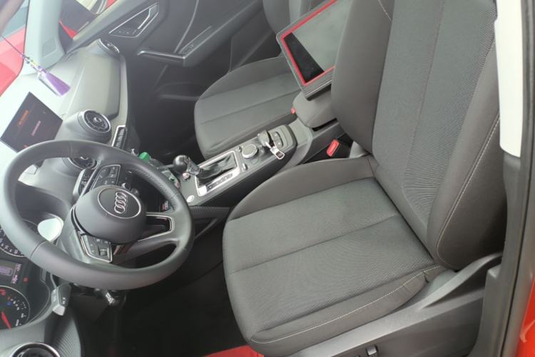 Used Audi Q2L 2018 35 TFSI Launch Exclusive Edition China VI Left Front Seat