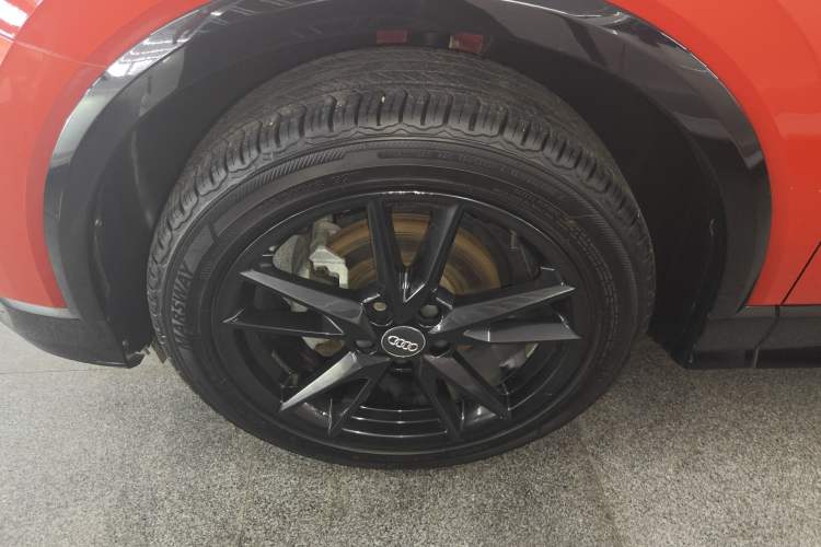 Used Audi Q2L 2018 35 TFSI Fashion Dynamic Version China V Emission Standard Left Front Wheel Hub