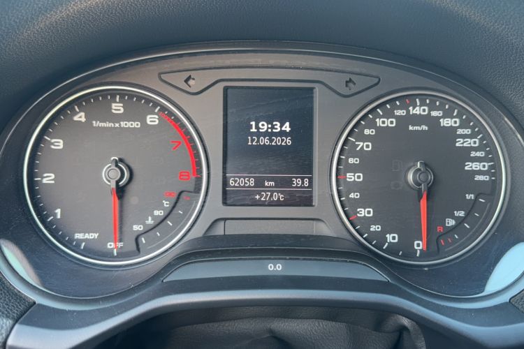 Used Audi Q2L 2018 35 TFSI Fashion Dynamic Version China V Emission Standard Odometer Close Up