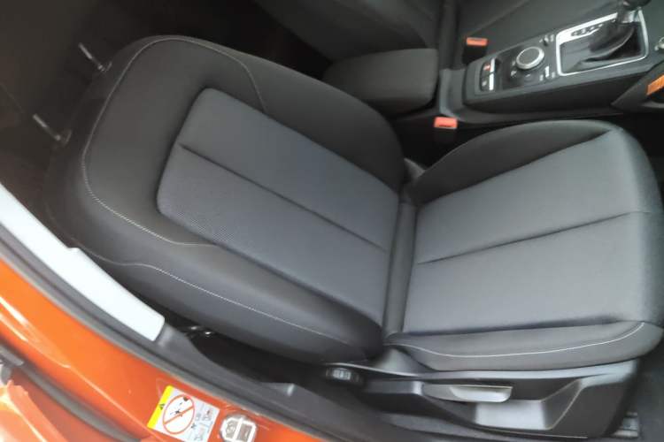 Used Audi Q2L 2018 35 TFSI Launch Exclusive Edition China VI Right Front Seat