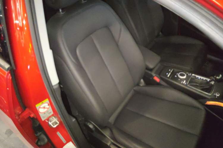 Used Audi Q2L 2018 35 TFSI Launch Exclusive Edition China VI Right Front Seat