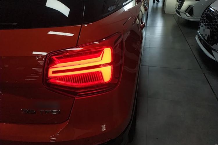 Used Audi Q2L 2018 35 TFSI Launch Exclusive Edition China V Right Rear Taillight