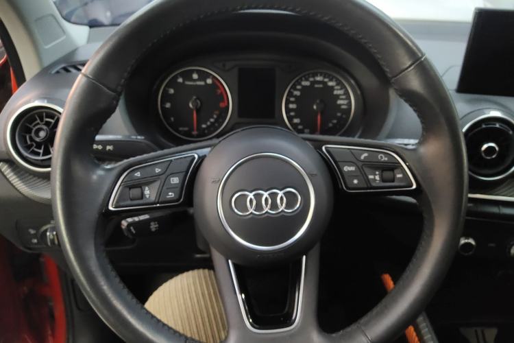 Used Audi Q2L 2018 35 TFSI Launch Exclusive Edition China VI Steering Wheel
