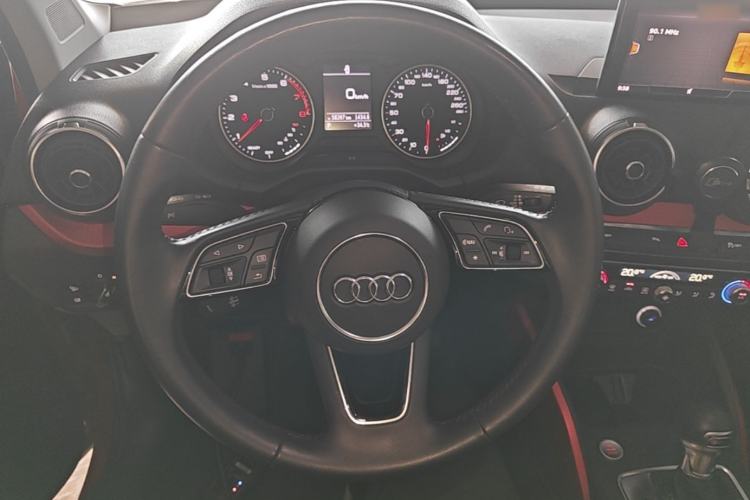 Used Audi Q2L 2018 35 TFSI Fashion Dynamic Version China V Emission Standard Steering Wheel